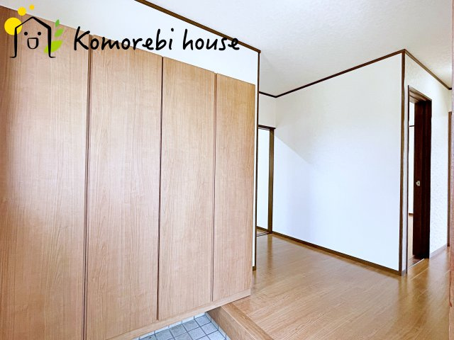 北足立郡伊奈町西小針4丁目　中古戸建の玄関|撮影：'26/04/28