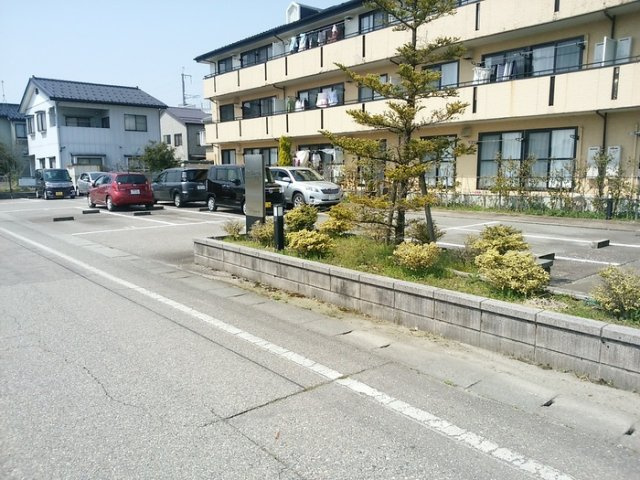 ハイカムール・アイの駐車場