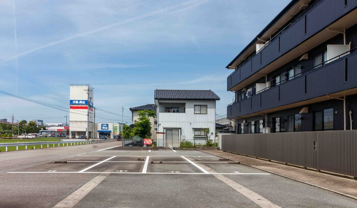 ハイカムール・アイの駐車場