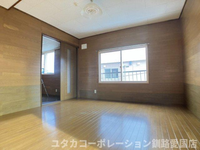 【居間・リビング】 | ◆収益物件◆新富町5-4 | 2LDKアパートのリビングです☆