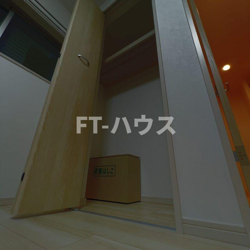 メルディア二和西4丁目の玄関