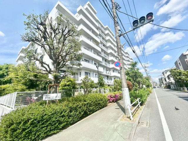コートハウス城北中央公園の外観|2026.04.26撮影

現地ご見学希望・資料請求などお気軽にお問い合わせ下さい！
03-5990-5201