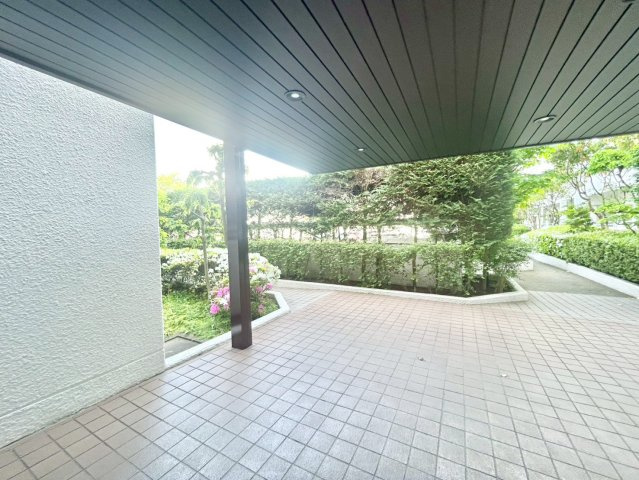コートハウス城北中央公園のエントランス|2026.04.26撮影

現地ご見学希望・資料請求などお気軽にお問い合わせ下さい！
03-5990-5201