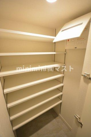 大阪市西区京町堀１丁目の賃貸マンションの収納