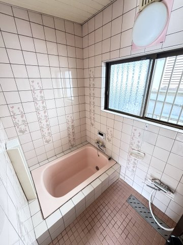 橿原市葛本町の浴室|日々の疲れを癒すお風呂付です
