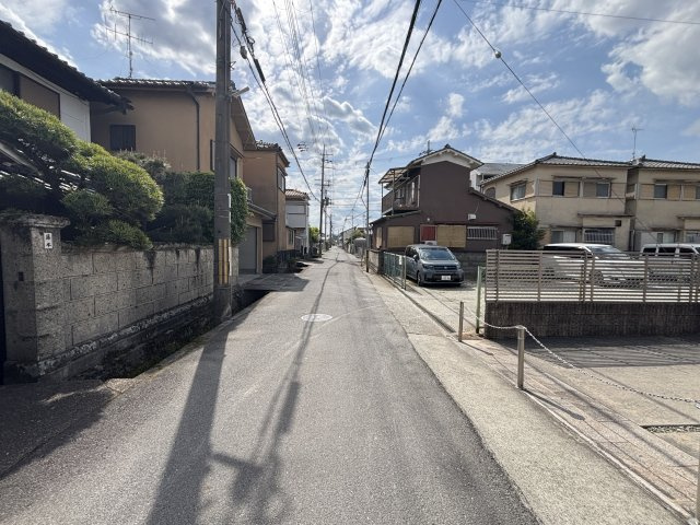 橿原市葛本町の前面道路含む現地写真
