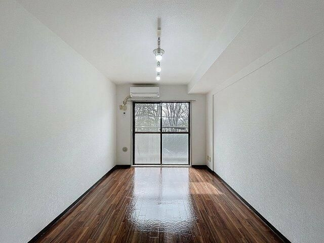 コージー久米川（Ｃｏｚｙ　Ｋｕｍｅｇａｗａ）の居間・リビング
