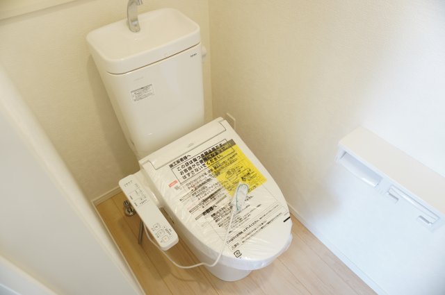 草加市苗塚町 新築分譲住宅のトイレ|1階
