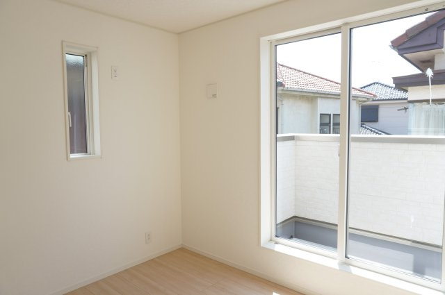 草加市苗塚町 新築分譲住宅の洋室|5帖