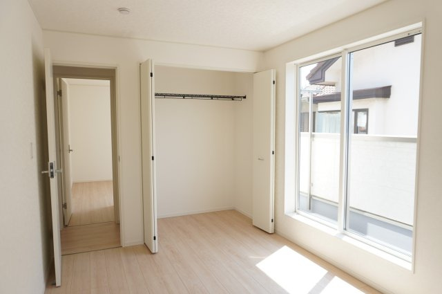 草加市苗塚町 新築分譲住宅の洋室