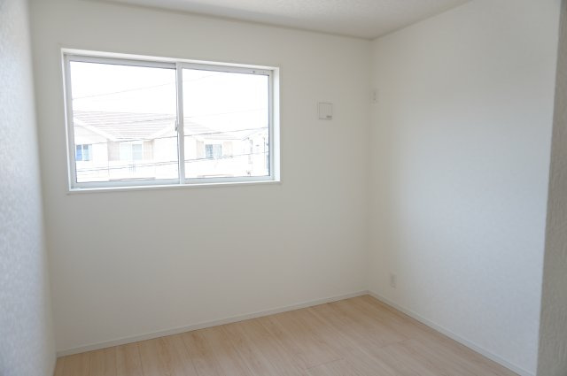 草加市苗塚町 新築分譲住宅の洋室|5.2帖