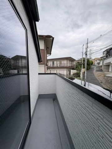 価格変更★舞子坂３丁目　新築戸建てのバルコニー