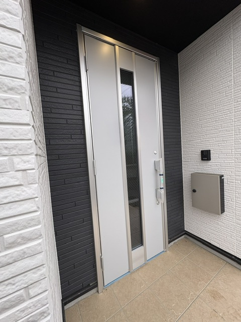 価格変更★舞子坂３丁目　新築戸建ての玄関