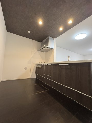 価格変更★舞子坂３丁目　新築戸建てのキッチン|ゆったりとした広さです