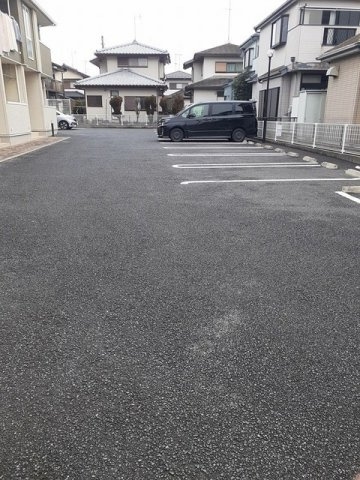 シャイン　ウェーブ　Ａの駐車場