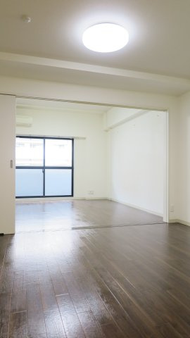 大阪市西区南堀江３丁目の賃貸マンションの居間・リビング