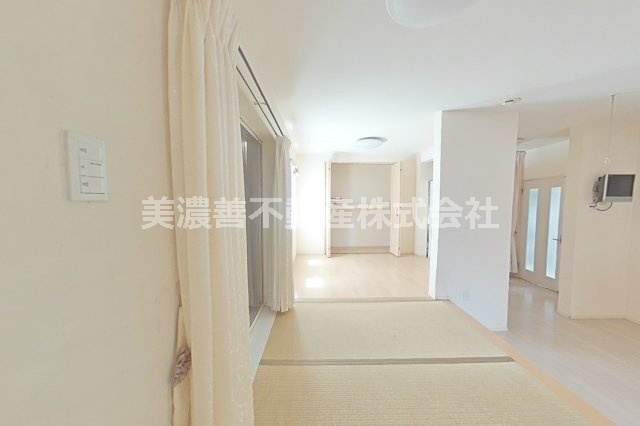 ６６８９５　岐阜市西鶉５丁目中古戸建ての和室