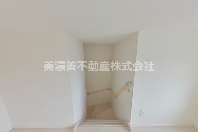 ６６８９５　岐阜市西鶉５丁目中古戸建ての内装