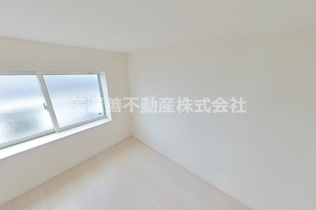 ６６８９５　岐阜市西鶉５丁目中古戸建ての洋室