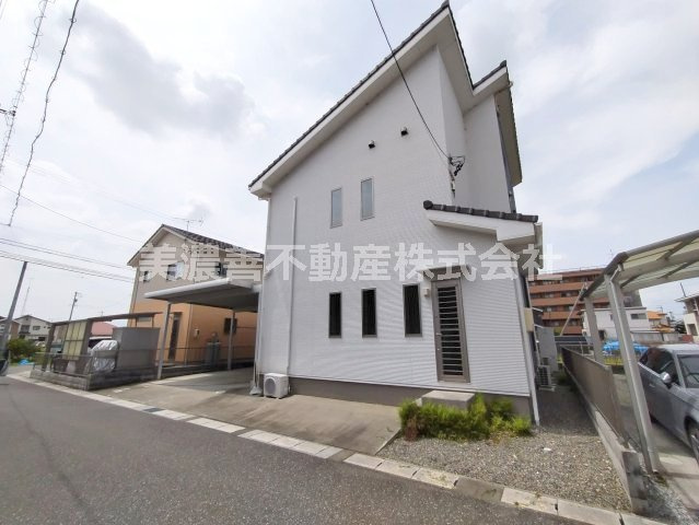 ６６８９５　岐阜市西鶉５丁目中古戸建ての外観