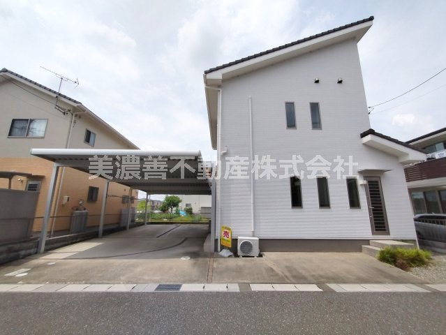 ６６８９５　岐阜市西鶉５丁目中古戸建ての外観