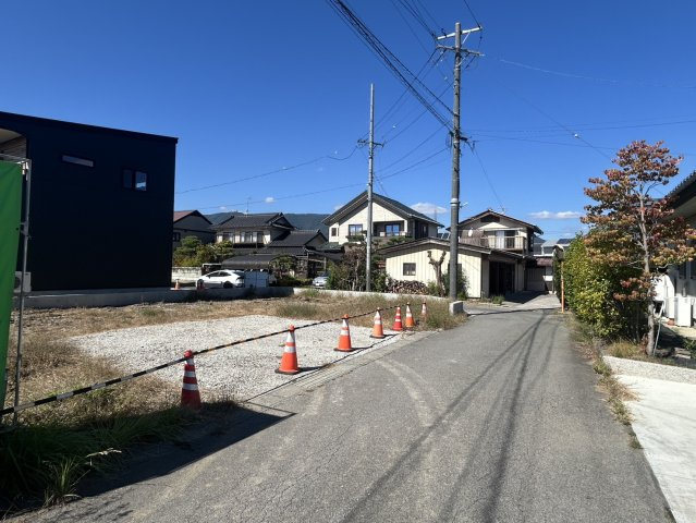 建築条件付き土地　長野市金箱の前面道路含む現地写真