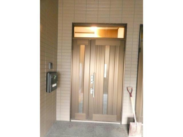ザアレンジコウの玄関