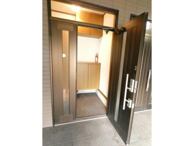 ザアレンジコウの玄関