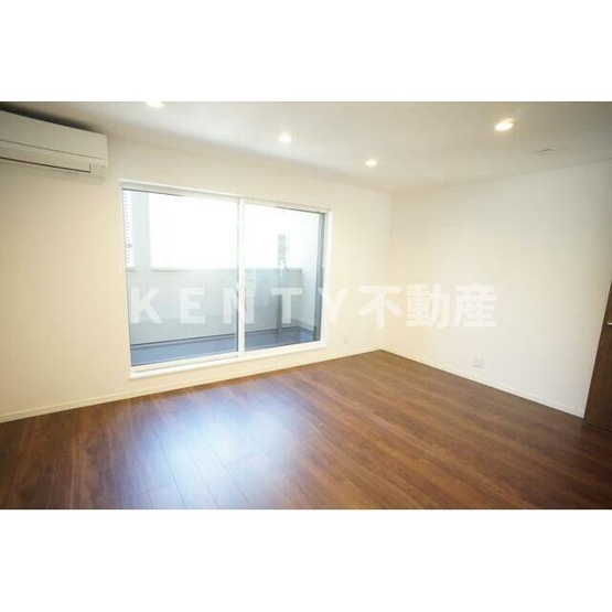【寝室】 | 高輪台戸建 | 落ち着いて過ごせるお部屋なので、寝室にいかがでしょうか