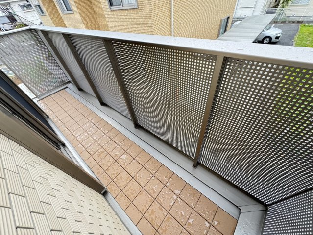 フォレストコート本八幡参番館のバルコニー