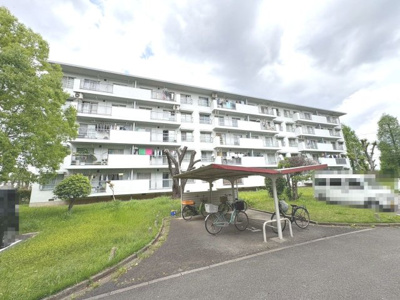 【エントランス】 | 浅香山住宅２６号棟 | 既存の壁紙やキッチンではなく、一から自分でお気に入りを選びたい方に最適です。リフォームプランのご相談も承っております。詳しくはお気軽に係りの者にお尋ねください！※リフォームには別途費用が発生します。