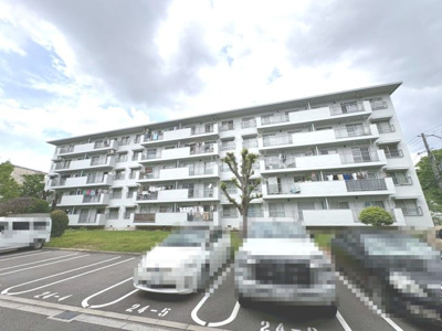 【駐車場】 | 浅香山住宅２６号棟 | 敷地内駐車場は自走式でゆとりがあります。