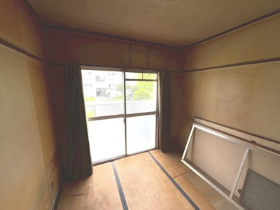 【現況写真】 | 浅香山住宅２６号棟 | 壁を壊して広々とした1LDKにするも良し、書斎を作るも良し。公団特有のシンプルな構造はリノベーションに最適です。