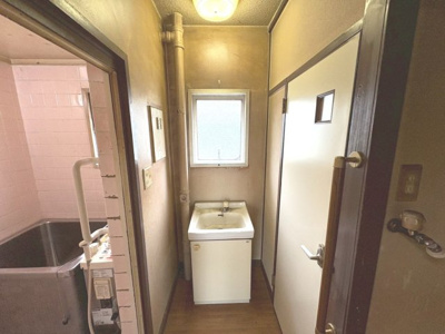 【独立洗面台】 | 浅香山住宅２６号棟 | お好きな水回り設備にリフォーム可能な物件です。「自分らしい暮らし」にこだわりたい方、DIYを楽しみたい方にお勧めです。