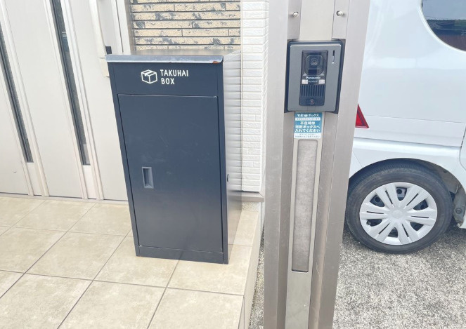 西町下坂貸家【キャッシュバック対象物件】のエントランス|落ち着いたエントランスです