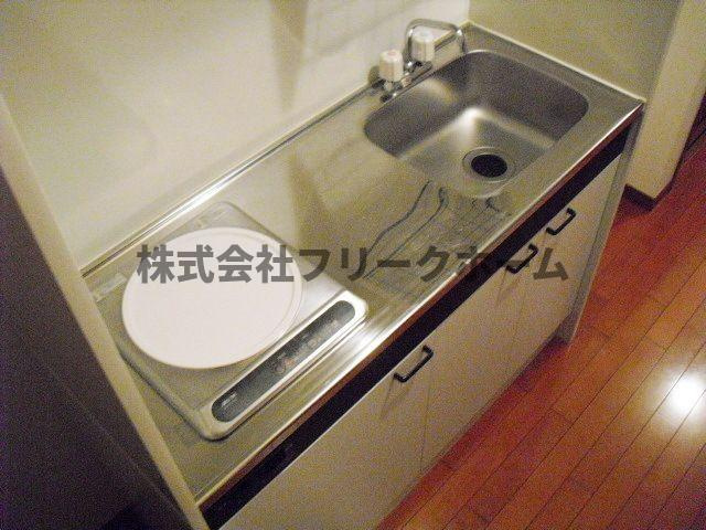 小金井市中町１丁目のアパートのキッチン