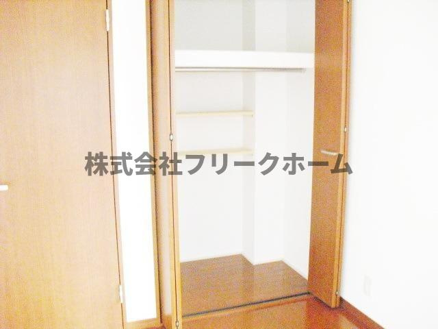小金井市中町１丁目のアパートの収納