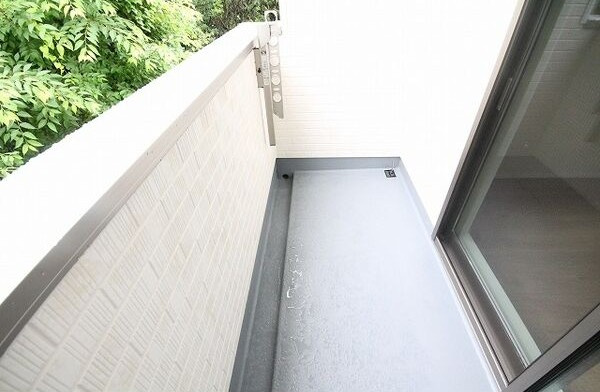 Ｌａｎｄ ｃｏｕｒｔ 新瀬戸駅Aのバルコニー