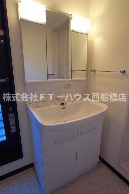 メゾンラヴィーヌの洗面所
