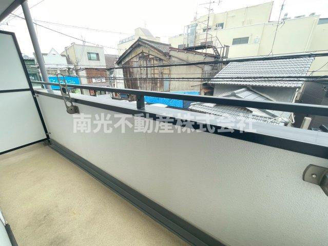シャトルウエストのバルコニー