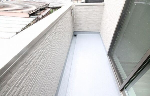 Land court 新瀬戸駅Ｂのバルコニー
