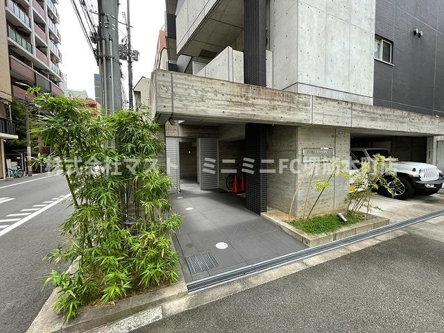 ADWResidence松屋町のエントランス