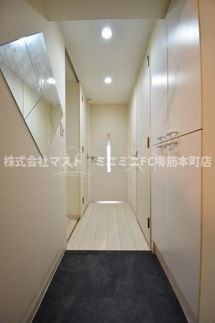 ADWResidence松屋町の玄関