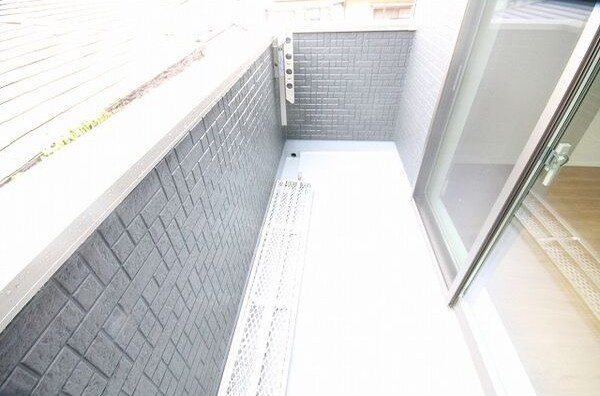 Ｌａｎｄ ｃｏｕｒｔ 新瀬戸駅Ｃのバルコニー