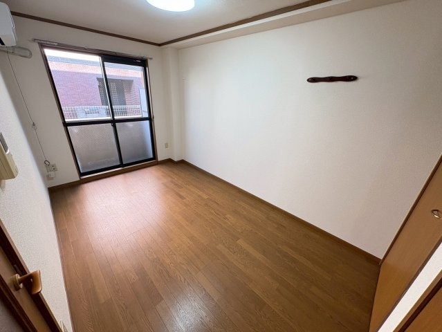エクセルハイツⅢ番館の居間・リビング