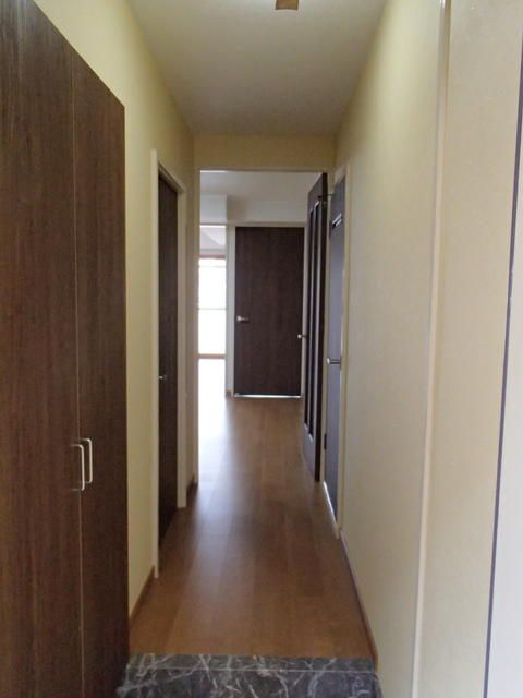 ドミール蓮根の玄関