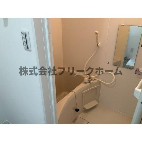 小金井市貫井北町１丁目のアパートの浴室
