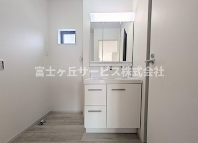 【独立洗面台】 | 磐田市川袋 新築一戸建て 1号棟 | 独立洗面台です