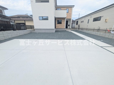【駐車場】 | 磐田市川袋 新築一戸建て 1号棟 | ３台駐車可能です