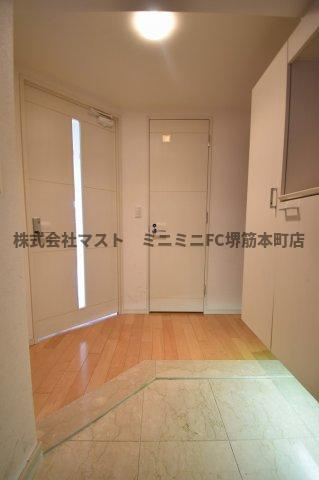 グレンパーク梅田北の玄関
